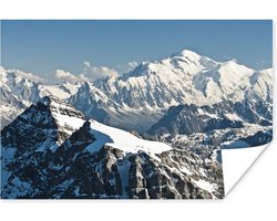 Poster De hoogste berg van Europa de Mont Blanc met vele witte bergtoppen - 30x20 cm
