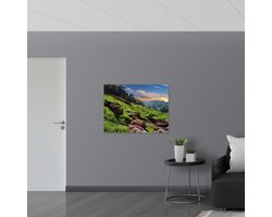 Poster Glanzend – Grote Rotsen op Zijkant van Hoge Berg - 100x75 cm Foto op Posterpapier met Glanzende Afwerking