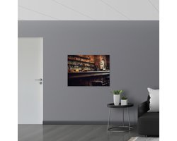 Poster Glanzend – Kroeg - Bar - Drank - Barkrukken - Flessen - 100x75 cm Foto op Posterpapier met Glanzende Afwerking