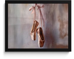 Poster in lijst - Fotolijst 40x30 cm - Posters - Balletschoenen - Satijn - Aardetinten - Posterlijst zwart - Decoratie - Wanddecoratie woonkamer - Muurdecoratie slaapkamer