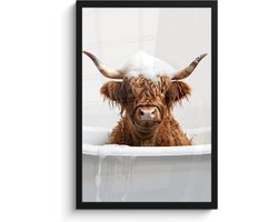 Poster in lijst - Fotolijst 40x60 cm - Posters - Schotse Hooglander - Bad - Koe - Dieren - Schuim - Posterlijst zwart - Wanddecoratie badkamer - Muurdecoratie WC - Decoratieve accessoires - Toilet muur decoratie