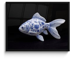 Poster in lijst - Fotolijst 80x60 cm - Posters - Porselein - Goudvis - Delfts - Blauw - Posterlijst zwart - Decoratie - Wanddecoratie woonkamer - Muurdecoratie slaapkamer