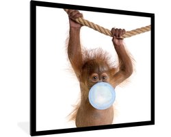 Poster in lijst kids - Wanddecoratie jongens - Orang oetan - Kauwgom - Blauw - Dieren - Kinderen - Jongen - Slaapkamer decoratie - 40x40 cm - Muurdecoratie kinderkamer - Schilderij voor kinderen