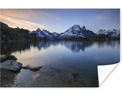 Poster Prachtig uitzicht op de Mont Blanc berg vanaf het meer - 30x20 cm