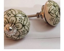 Prachtige RiaD deurknop keramiek offwhite groen met schroef - kast - DIY - Meubelknop - Deurknoppen voor kasten - Meubelbeslag - Deurknopjes - Meubelknoppen