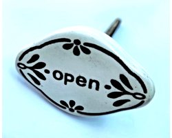 Prachtige witte Vintage look keramieken deurknop ´Open´ kastknop meubelknop meubelbeslag