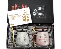 Provento - Koffiemokken Set van 2 - Keramische mokken met deksel en lepel - Huwelijksgeschenken - Marmeren mokken - Roze en grijs - 13 Oz - Voor bruid en bruidegom