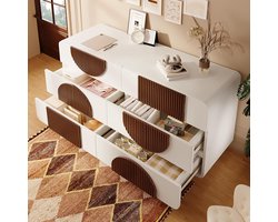 Pugsdrly Commode met 6 lades en gebogen design, elegante witte buffetkast met chocoladekleurige houten latten, stille uitschuifbare lades en kantelbeveiliging, 121x71x41 cm (B/H/D)