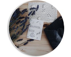 PVC Schuimplaat Muurcirkel - Bloemen - Lavendel - Tafel - Hout - Tekening - Papier - Tekst - Wol - Breien - 20x20 cm Foto op Muurcirkel (met ophangsysteem)