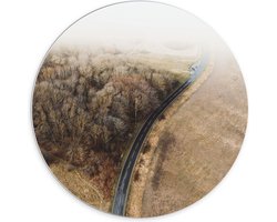 PVC Schuimplaat Muurcirkel - Weg tussen een Bruin Landschap vanaf Bovenaanzicht - 70x70 cm Foto op Muurcirkel (met ophangsysteem)