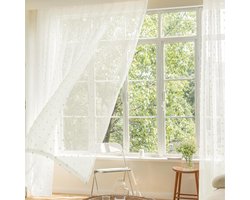 Qelus Boho Gordijnen met Pompons - Vitrage Kant en Klaar Tunnelzoom - Luchtige Voile Landhuisstijl Woonkamer - 140x241cm - Wit - 1 Stuks
