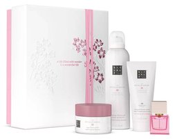 Rituals - Geschenkset voor Vrouwen - 4 Producten - Douchegel 200 ml - Body Scrub 125 gram - Bodycrème 100 ml - Eau de Parfum 15 ml - Giftset Vrouw - Cadeaudoos - Geschenkdoos - Doucheschuim - Douche - Badschuim - Douchefoam - Sakura - Kerstpakket