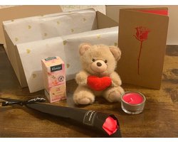 Romantisch cadeautje voor haar – Teddybeer, Kaars & Massageolie – Inclusief Persoonlijk Kaartje