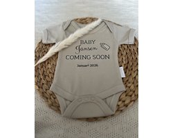 Romper - Gepersonaliseerd - Baby achternaam coming soon - Zand - Maat 50/56 - 100% Katoen