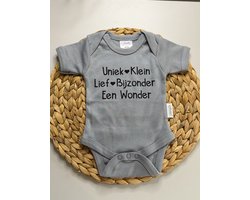 Romper - Tekst - Wonder - Gepersonaliseerd - Newborn - Baby - Kraamcadeau - Katoen - Maat 50-56 - Grijsblauw