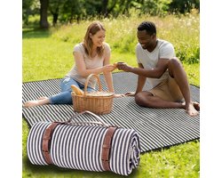 Ruime en comfortabele picknickmat met leren riem voor buitenactiviteiten en ontspanning