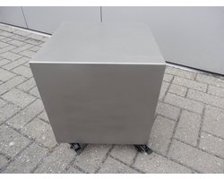 RVS Bijzettafel, Bloktafel, Tafel RVS, RVS Kubus, RVS Design, Bijzettafel op wielen.