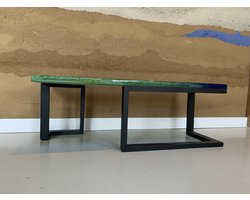 salontafel / kunstobject - eikenhout en epoxy met zwart gecoat frame