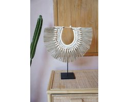 Schelpenketting op Standaard - Hand gemaakt - Woondecoratie - Raffia - Woonaccessoires - Bali zeegras Decoratie op Voet - Schelpen ketting - Bohemian ornament op voet