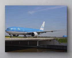 - Schilderij - Klm Boeing Taxiënd Inclusief Ophangplaatjes Luchtvaart Muurdecoratie - Multicolor - 80 X 60 Cm