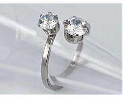 Schitterde zilverkleurig RVS dames ring maat 20 met 2 fonkelend kwaliteit zirkonia op pootjes gezet.