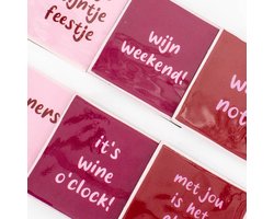 Set onderzetters voor de wijnliefhebbers met tekst: Wijn O'Clock, Partners in Wine, Wijn weekend, met jou is het altijd wijn, huisje wijntje feestje, wine not?