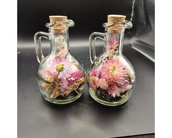 Set van 2 karafjes met droogbloemen - cadeau - vaas - bloemstuk - droogbloemen - droogbloemen in fles - boeket - bloemstuk - interieur - bloemen in glas - fleurig - cadeau - gezellig - droogbloemen - vaas van glas | decoratie | woondecoratie