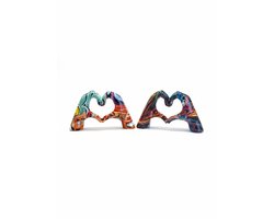 Set van 2 Kleurrijke Love Sign Beeldjes – Abstract Decor – Modern Kunst Duo – 8 × 13,8 cm – Woonkamer Decoratie