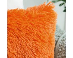 set van 2 kussenslopen uit imitatiebont, pluizige zachte decoratieve vierkante schattige pluchen kussenhoes, voor woonkamer bank slaapkamer, 45 x 45 cm, helder oranje