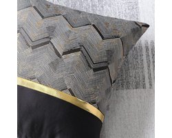 Set van 2 kussenslopen voor bed-, bank- en autodecoratie. Luxe moderne minimalistische gouden lederen stiksels met golvende strepen. Vierkante kussensloop, slopen voor decoratiekussens 45 x 45 cm (zwart)