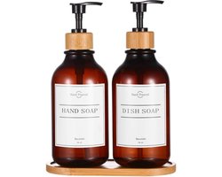Set van 2 zeepdispensers voor de keuken, 500 ml plastic badkamer zeepdispenser set met bamboepomp en dienblad, shampoo en conditioner, lotion, handzeepdispenser met waterdichte etiketten, bruin