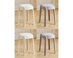 Set van 4 krukken - Kruk - Krukje - Keukenkrukje - Zitkruk - Stapelbaar - Binnen - Zithoogte 47cm - Kunststof - Leer met spons - Lichtgrijs/Wit