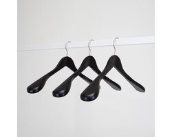 [Set van 5] Luxe matzwart gelakte massief houten kledinghangers / garderobehangers / jashangers / kapstok hangers met een luxe matzilver haak en mooie bredere schouders voor jassen, truien, vesten en colberts