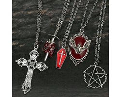 Set van 5 zilverkleurige kettingen met gothic hangers – kettingen voor dames en heren – kruis, zwaard, kistje, vleermuis en pentagram – fantasy sieradenset