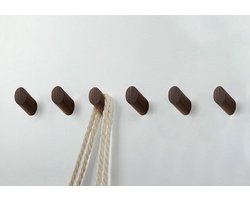 Set van 6 houten kledinghaken (kapstok), noten