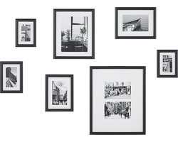 Set van 7 fotolijsten ZINARE Stedelijk motief Zwart