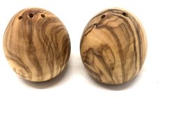 Set van eivormige peper- en zoutstrooier gemaakt van olijfhout