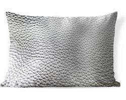 Sierkussen Leer structuur of achtergrond voor buiten - Grijze lederen achtergrond - 60x40 cm - rechthoekig weerbestendig tuinkussen / tuinmeubelkussen van polyester