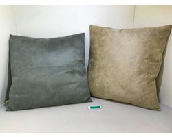 Sierkussen-suede-45 x 45 cm-met binnenkussen-blauwgrijs- zand