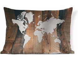 Sierkussens - Kussen - Lichte wereldkaart op een achtergrond van donkere houten planken - 60x40 cm - Kussen van katoen
