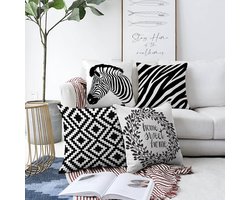 Sierkussens set van 4 stuks - INCLUSIEF BINNENKUSSENS 45x45 cm - home sweet home - zwart - wit  - dubbelzijdig bedrukt - kussensloop - kussens woonkamer - kussenhoes