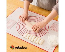 Siliconen Bakmat - Bakmat Groot - 40x60 cm met maatverdeling en anti-slip onderkant - 1 stuks - voor bakken in de keuken - rood