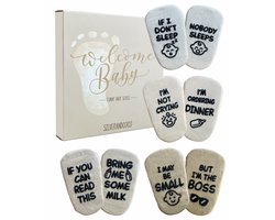 SilverandCoco® Baby Sokjes met Tekst | Geboorte Geschenkset Sokken Katoen | Kraamcadeaus pakket Cadeau Gift Set | Shower Cadeaut Geschenk | Zwangerschap Katoenen Kleding | Gender Reveal Zwanger - Unisex Neutraal Jongen Meisje Boy Girl Roze Blauw