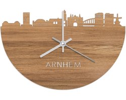 Skyline Klok Arnhem Eikenhout - Ø 40 cm - Stil uurwerk - Wanddecoratie - Meer steden beschikbaar - Woonkamer idee - Woondecoratie - City Art - Steden kunst - Cadeau voor hem - Cadeau voor haar - Jubileum - Trouwerij - Housewarming - WoodWideCities