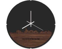Skyline Klok Rond Oosterwolde Notenhout - Ø 44 cm - Stil uurwerk - Wanddecoratie - Meer steden beschikbaar - Woonkamer idee - Woondecoratie - City Art - Steden kunst - Cadeau voor hem - Cadeau voor haar - Jubileum - Trouwerij - Housewarming -