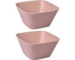 Slakom/Saladekom - Serveerschaal/Fruitschaal - Kunststof roze - 3500ml 23,5x23,5x12,5cm - Set van 2 stuks