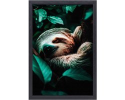 Slapende luiaard in dichte jungle - Sloth wanddecoratie - Muurkunst dieren - Hyperrealisme - Schilderij in baklijst - Woondecoratie - Canvas met baklijst 100x150 cm