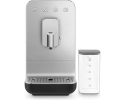 SMEG BCC13BLMEU Volautomatische Espressomachine - Geïntegreerd Melksysteem - Koffiemachine met Bonenmaler - 19 Bar - Thermoblock - Bean-to-Cup - 9 Koffie- & Melkspecialiteiten - Collezione - Mat Zwart
