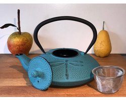 Speciale Aanbieding,Mooie Gietijzeren Theepot in het Blauw, Zwart geëmailleerd van binnen met Libelle reliëf, 1,2L