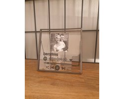 Spotify Lijstje met je muziek nummer en eigen foto - Gepersonaliseerd - 16x16cm - Huwelijk - Valentijnsdag - Verjaardag